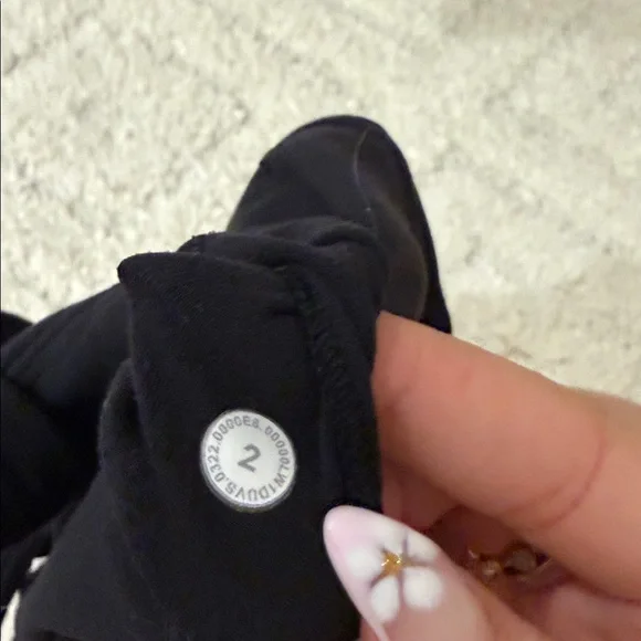 Black Lulu align tank size 2 - Picture 3 of 3